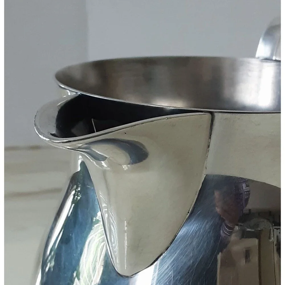 ONEIDA SILVERSMITH Silver Plated Pot Belly Body Footed Water Pitcher - MCM